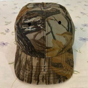 Realtree Camouflage Outdoor Gorpcore Snap Back Hat